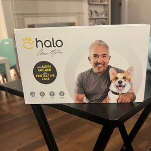 Halo White Pet Collar Packaging with Yellow Icon